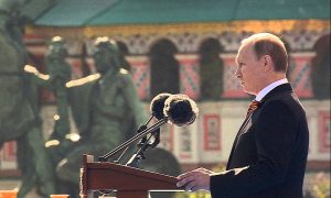 День Победы стал символом священного родства России и ее народа, - Путин
