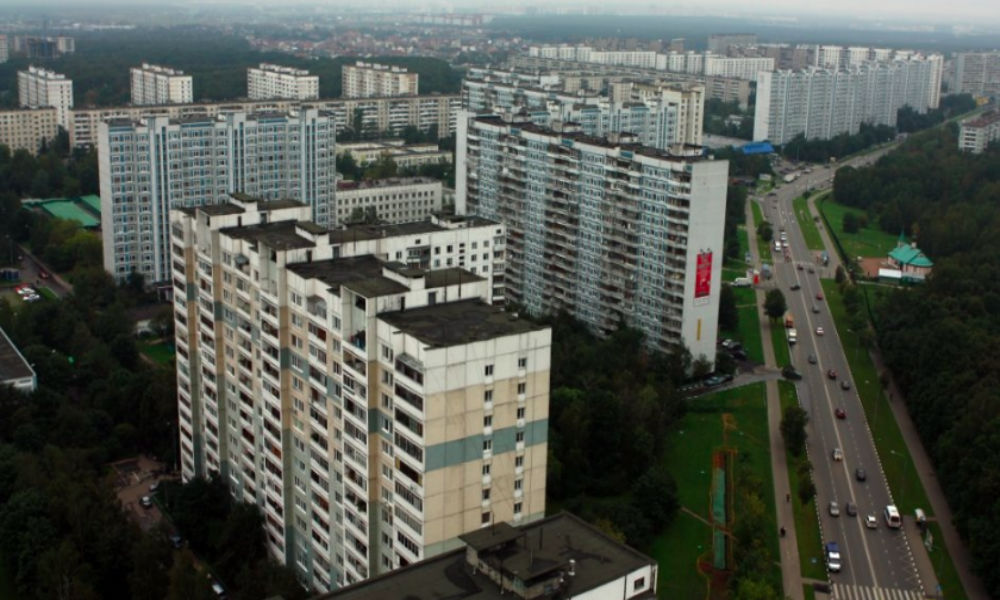 Безработный мужчина обстрелял прохожих из окна квартиры в Москве 