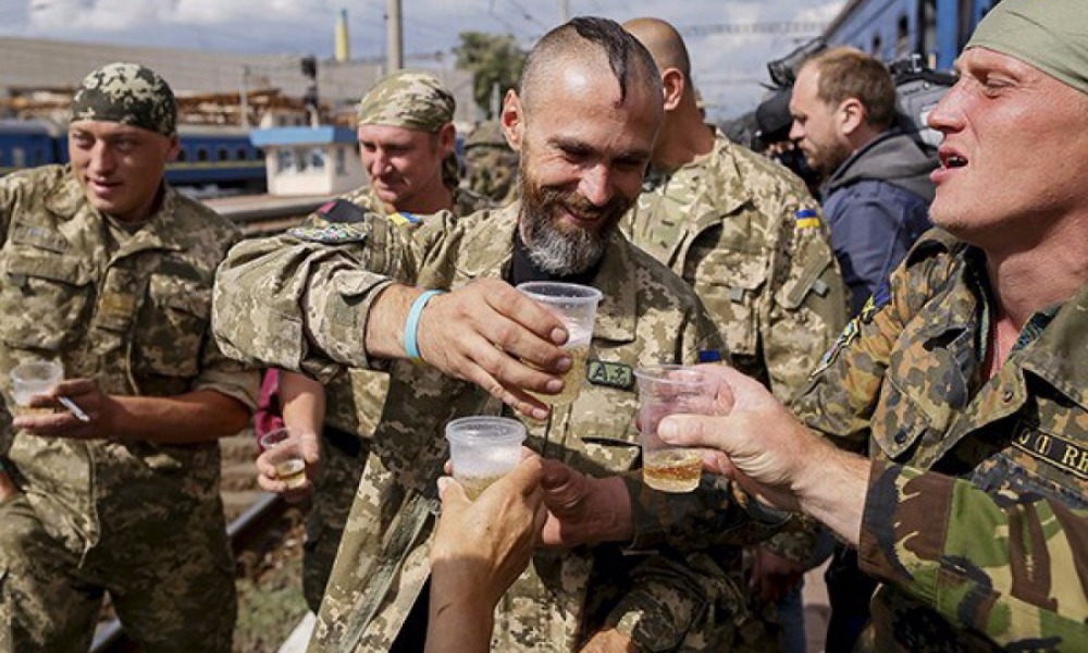 В украинской армии в Донбассе очень низкий боевой дух - пьянство и мародерство, - ЛНР 