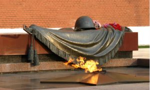 Минутой молчания почтила Россия память о погибших героях Великой Отечественной войны