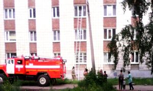 Мать проспала падение семимесячного ребенка из окна многоэтажки в Барнауле