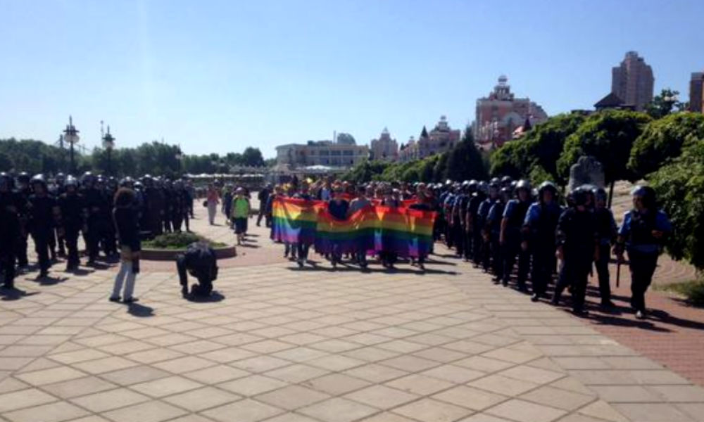 Гей-парад в Киеве начался с задержания протестующего мужчины 
