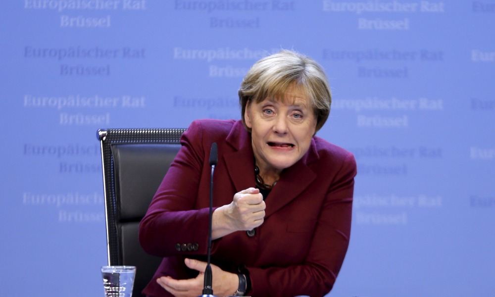 Немецкие политики усилили давление на Меркель из-за ее жесткой позиции по России, - FT 