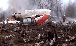 Суд в Варшаве исключил взрыв на борту самолета президента Качиньского под Смоленском