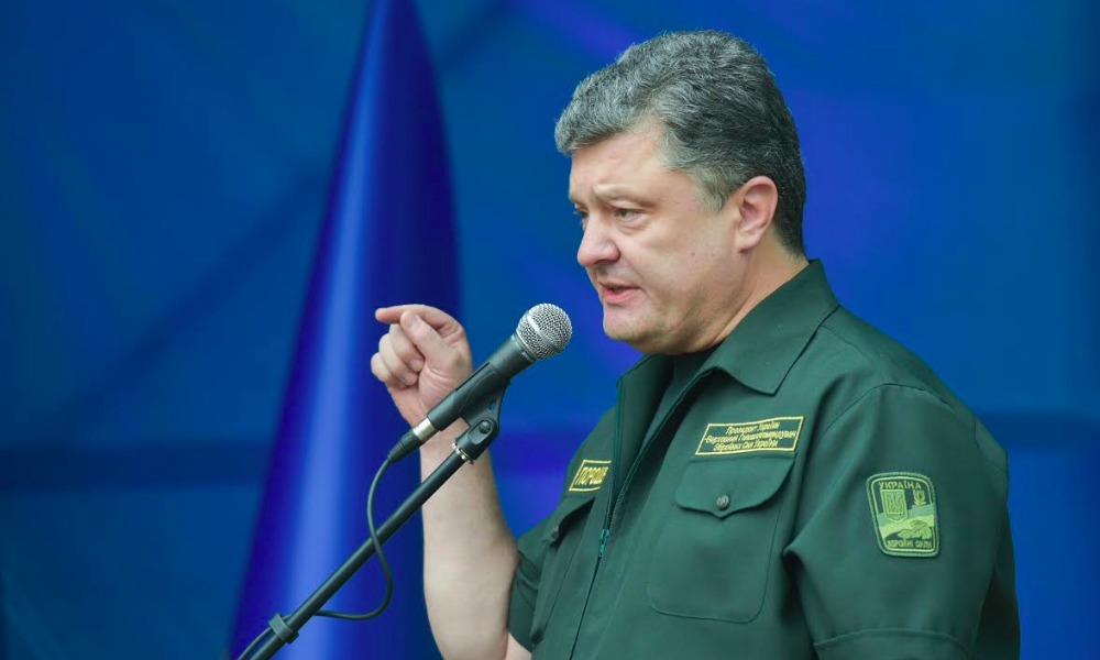 Порошенко разрешил брать иностранцев в украинскую армию с испытательным сроком 