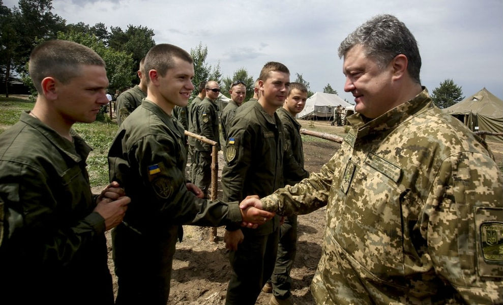 Порошенко пообещал бросить Нацгвардию Украины в Донбасс на «обкатку боем» 