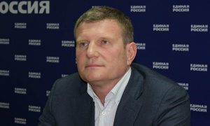 Депутат Госдумы Савченко вышел из «Единой России» из-за угроз бюджетникам