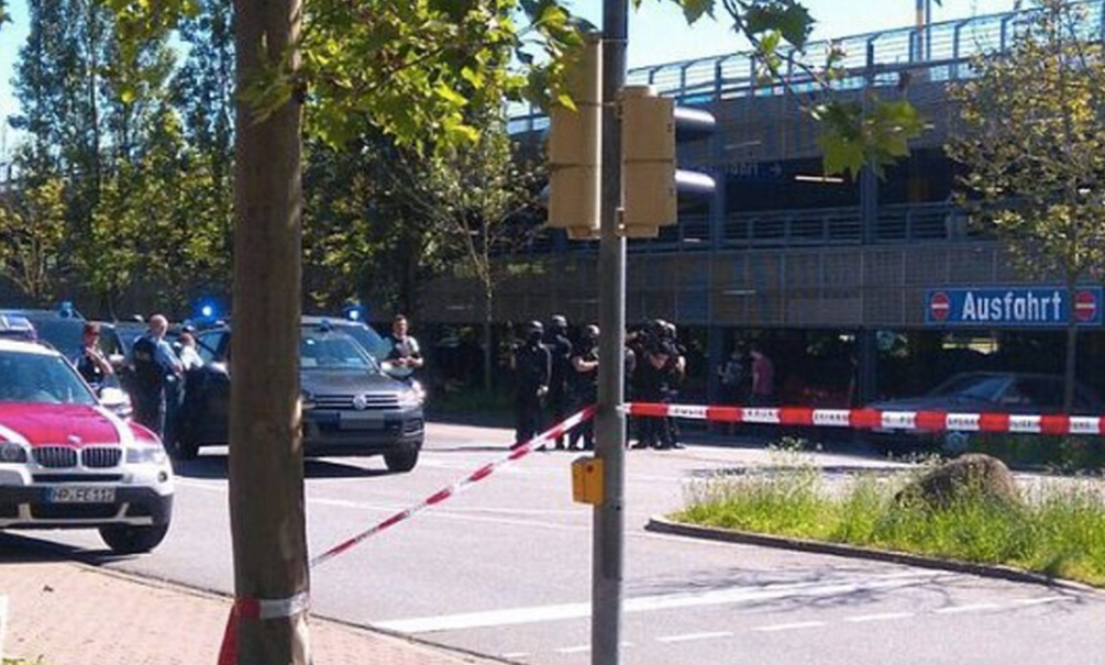 Опубликованы фото и видео захвата террориста после расстрела зрителей немецкого кинотеатра 