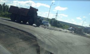 В Сети опубликовано видео страшной аварии с участием двух грузовиков в Татарстане