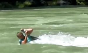 Трагическое падение многодетного отца в бурную реку Катунь с тарзанки сняли на видео