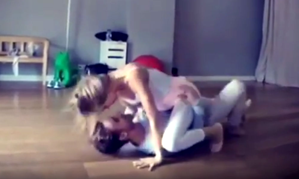 Видео не вошедшего в клип сексуального танца Глюкозы опубликовано в Интернете 