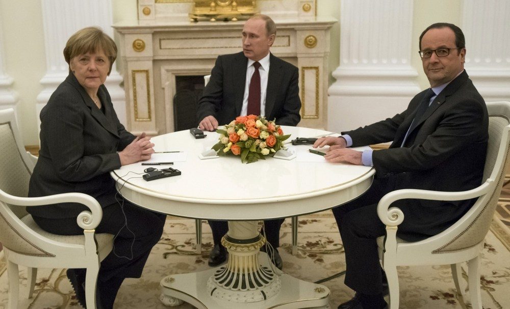 Путин, Меркель и Олланд договорились об ускорении выполнения Минских соглашений 