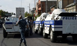 Убитый в ходе вооруженного захвата полицейского участка в Ереване оказался сотрудником патрульно-постовой службы