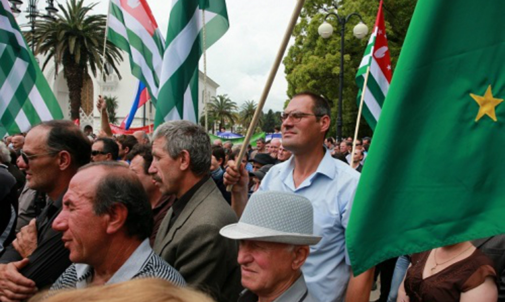 Оппозиция отказалась участвовать в референдуме об отставке президента в Абхазии 