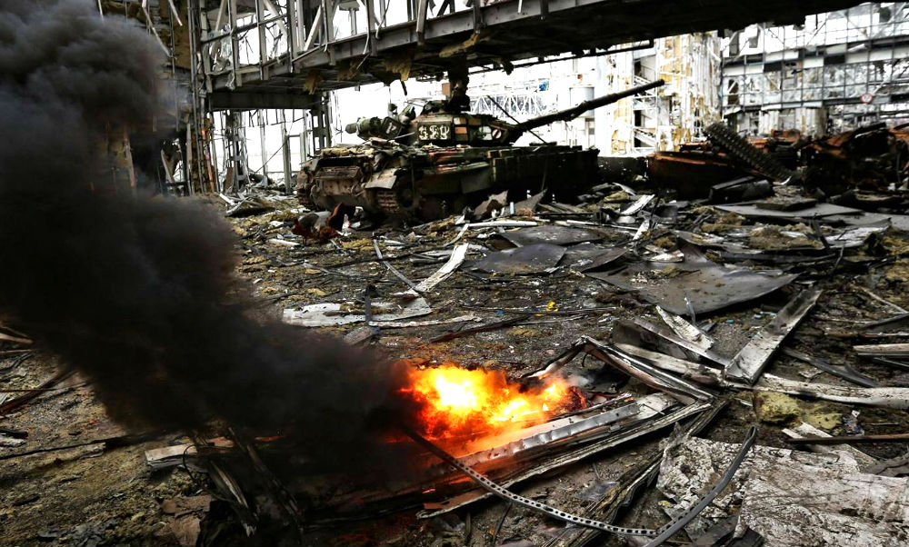 Украинская армия пошла на прорыв у Донецкого аэропорта и потеряла в бою десять военных 
