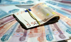 Банковский кризис в зоне евро укрепил рубль