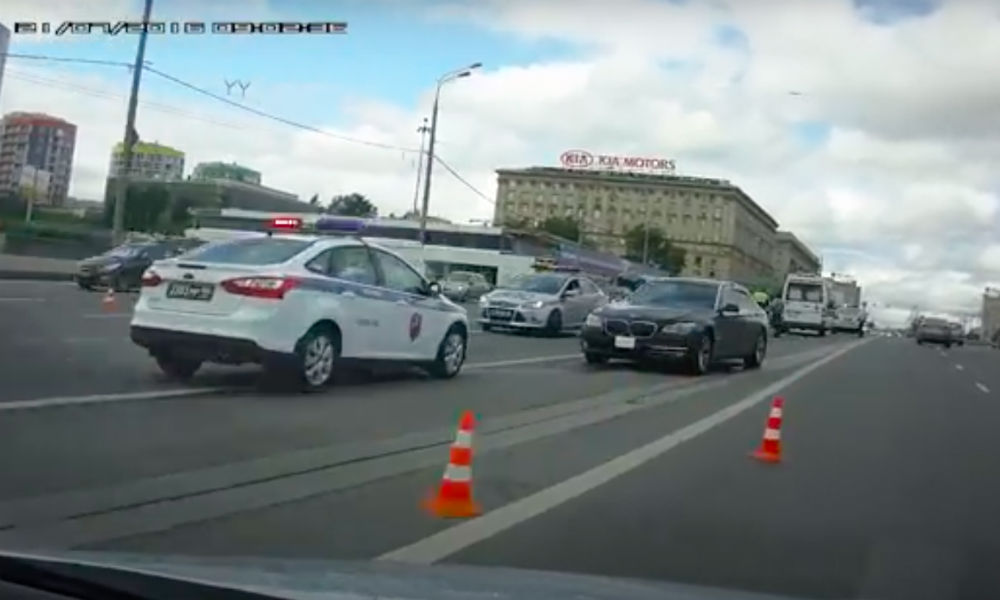 VIP-автомобиль Минобороны насмерть сбил пешехода на Кутузовском проспекте в Москве 