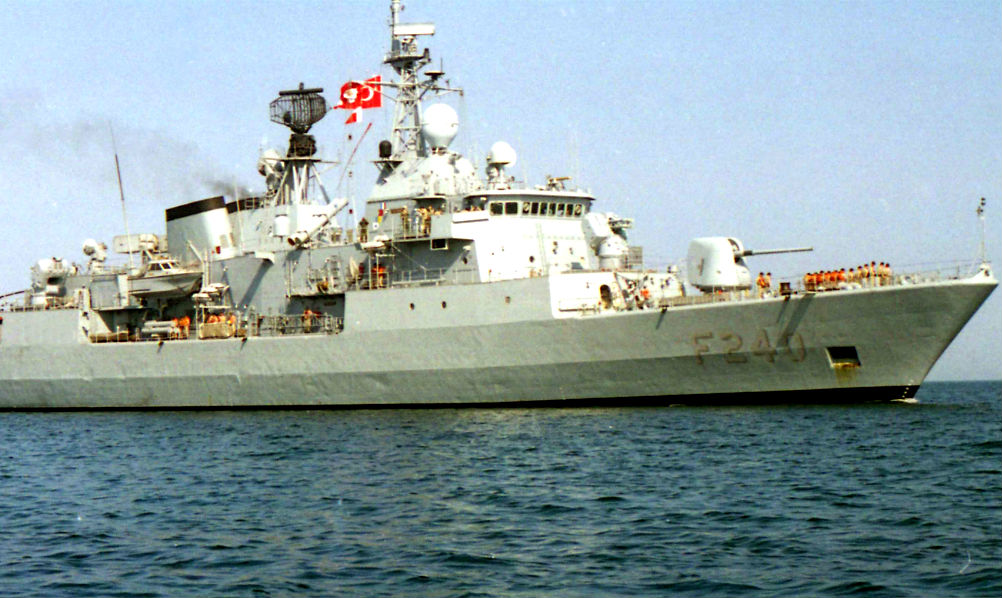 Турецкие путчисты захватили боевой корабль и командующего флотом 