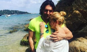 Андрей Малахов с женой показали свой позор на самом известном нудистском пляже Франции