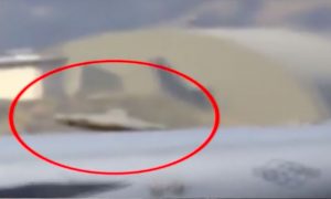 Секретные испытания огромной летающей тарелки при участии военных США попали на видео