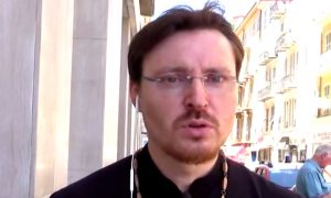 “Мама, вернись!”: российский священник рассказал о гибели друзей при теракте в Ницце