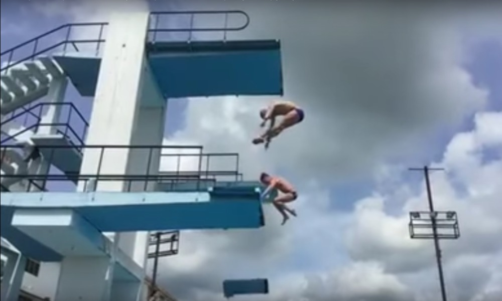 Разлом вышки в Гаване под российским прыгуном в воду попал на видео 