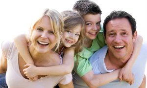В Думу внесли поправки в Семейный кодекс: как они изменят семейные отношениях и правила усыновления