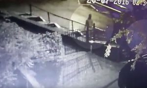 Заложившая взрывное устройство под автомобиль Павла Шеремета женщина попала на видео