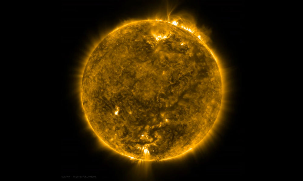 NASA опубликовало видео вращения Солнца вокруг своей оси 