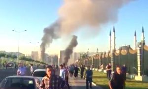 Опубликовано видео утренней бомбежки танков мятежников военными самолетами в Анкаре