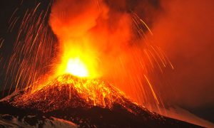 Катастрофическое извержение супервулкана погубит человечество, - ученые