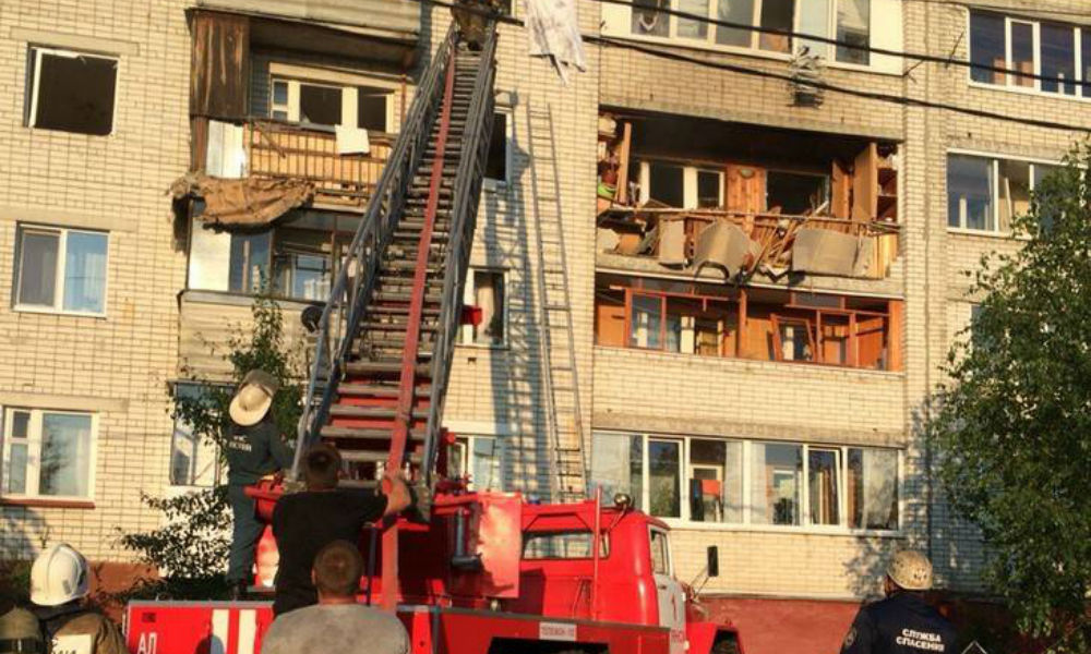 Чп брянск. Пятиэтажки Брянск. Взрыв бытового газа в Брянской области. Взрыв газа в путевке Брянск. Брянская взорвался газовый.