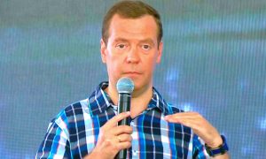 Петиции за отставку Дмитрия Медведева появились в Сети