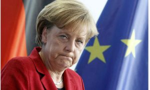 Миграционная политика Меркель обрушила ее рейтинг до минимума, - Bloomberg
