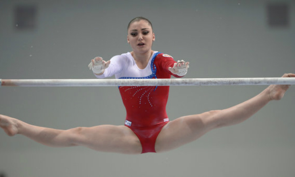 Гимнастка Алия Мустафина подарила России бронзу в личном многоборье 