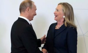 Клинтон удостоила Путина звания 