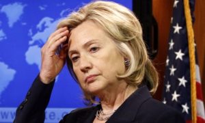 Американские пользователи Сети озаботились пошатнувшимся здоровьем Хиллари Клинтон