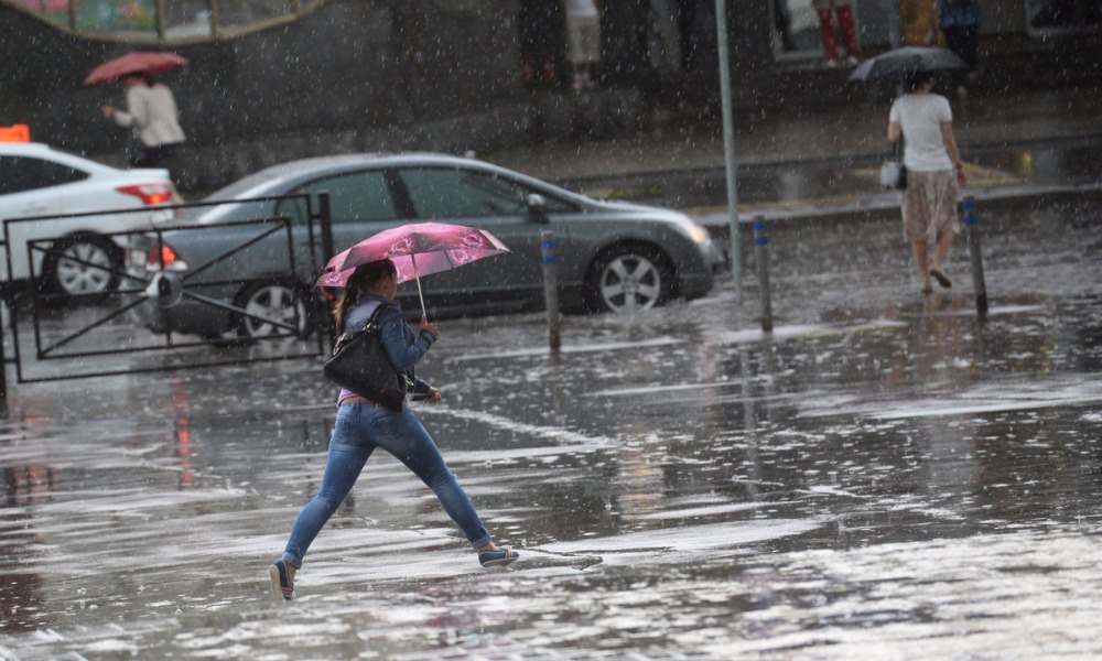 Более 60 процентов месячной нормы осадков выпало из-за южного циклона за полсуток в Москве 