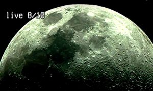 Черный НЛО с «инопланетянами-колонизаторами» стремительно пролетел над Луной и попал на видео