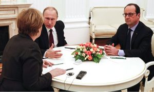 Путин рассказал Меркель и Олланду о «грубой провокации» Украины и договорился встретиться с ними в Китае