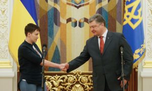 Савченко призвала Порошенко отправиться в Донбасс и решать проблему пленных