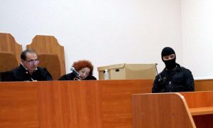 Вынесший приговор украинской военнослужащей Савченко жесткий судья подал в отставку