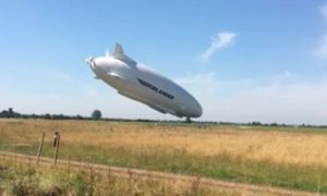 Опубликовано видео крушения «летающего Титаника» неприличной формы в Англии