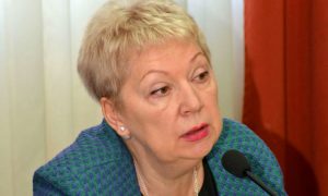 Васильева пообещала уменьшить надбавки учителям