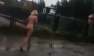 Пришедшая голая женщина за пивом в магазин в Лангепасе попала на видео