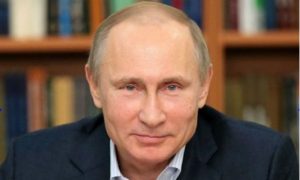 Путин напомнил увлекшейся политикой 