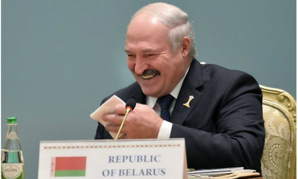 Лукашенко уверен в проигрыше Клинтон на выборах президента из-за ее беды 