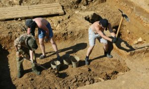 Ученые-археологи нашли остатки ткацкого станка возрастом 2 тысячи лет