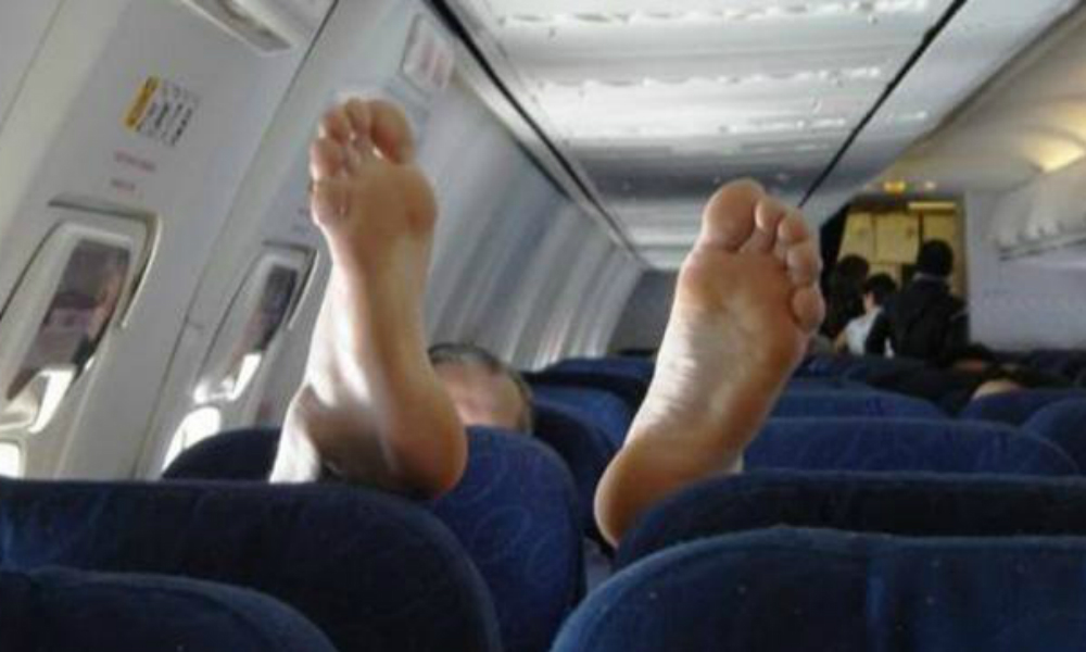 Пассажир бизнес-класса устроил дебош с последствиями на борту рейса Пекин - Москва 