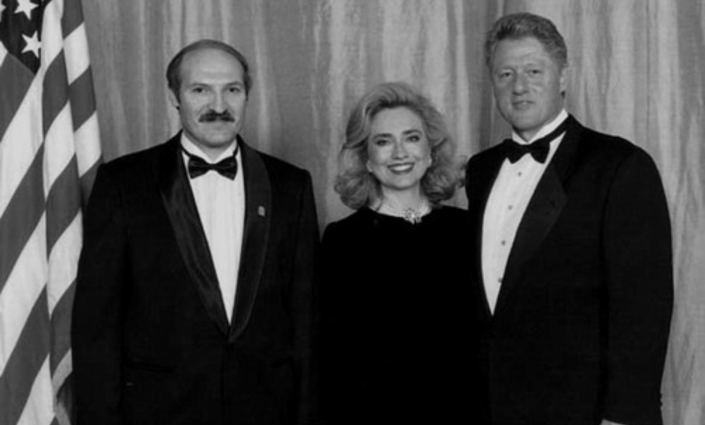 Предсказавший победу Трампу Лукашенко рассказал о дружбе с мужем Хиллари Клинтон 